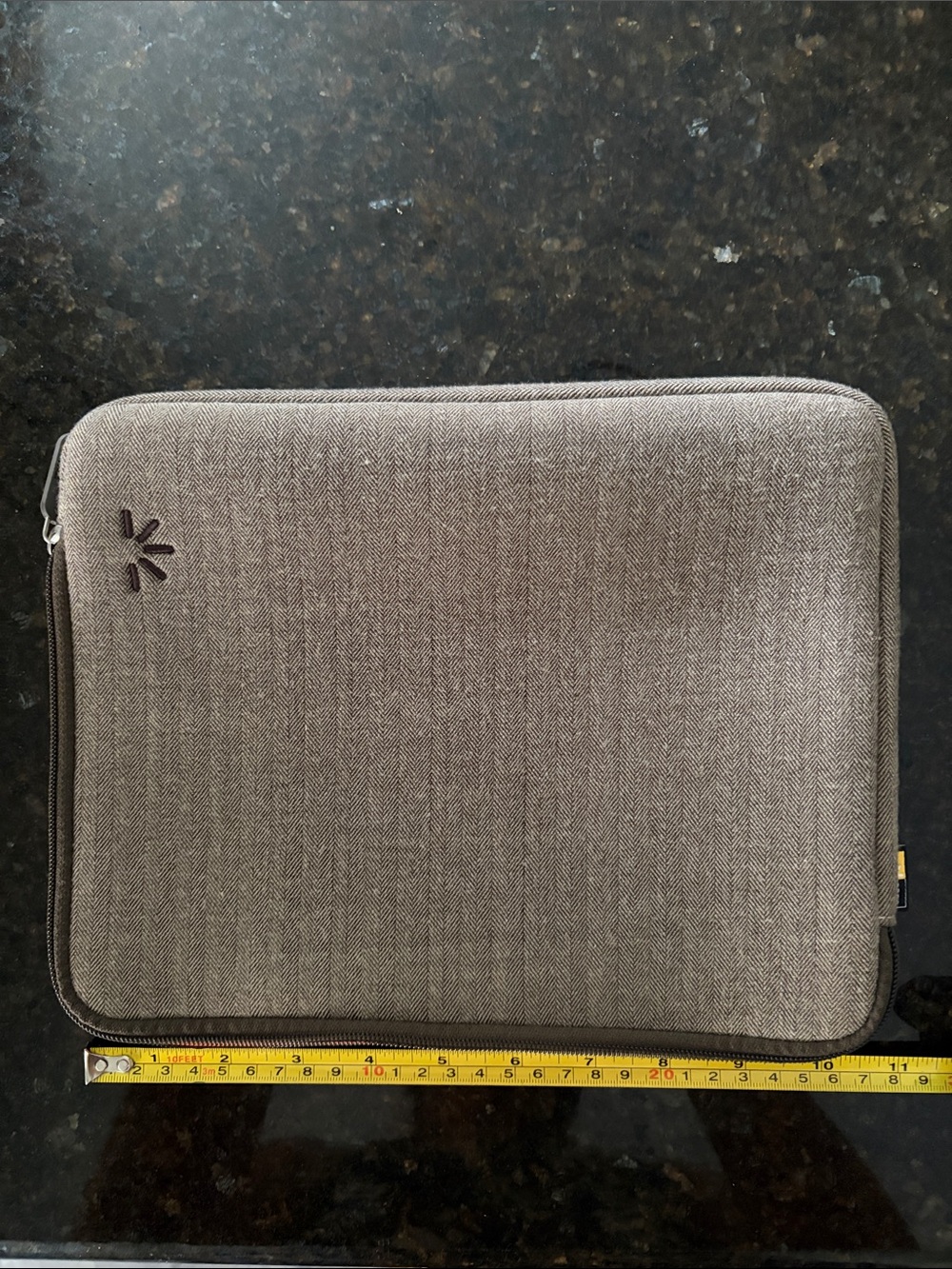 UCase Logic 10" Tablet / iPad Sleeve - Brown Herringbone